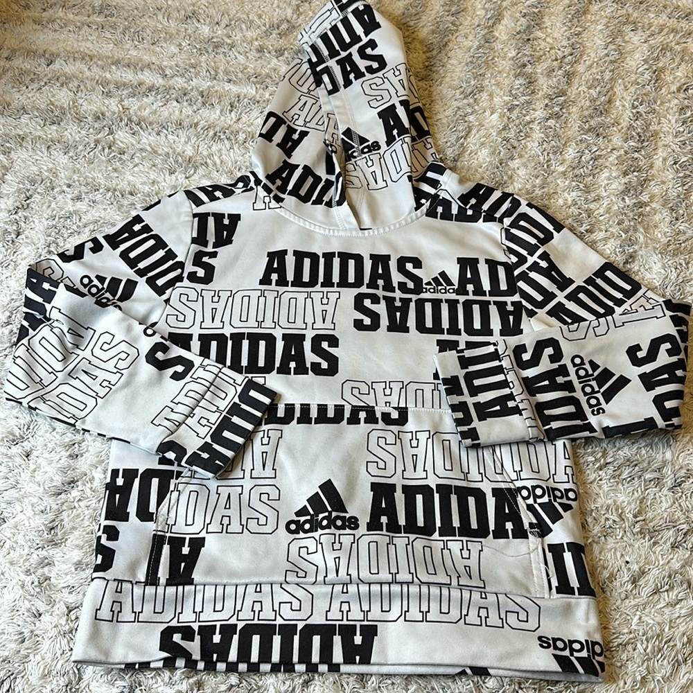 🎀Adidas boys size, small hoodie, black and white